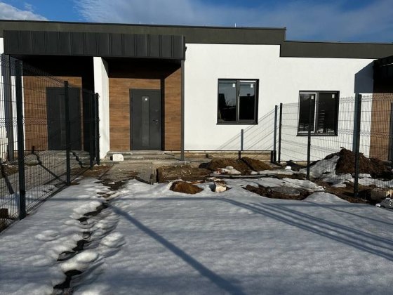 Компактний Таун/Кухня студія/ 2к / паркомісце/дворик/Газ Гостомель