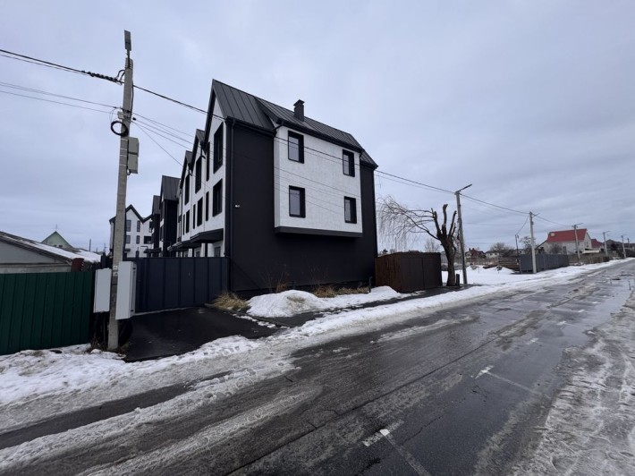 Сучасний та стильний таунхаус на озері 100 кв.м. - всі держ програми! - фото 1