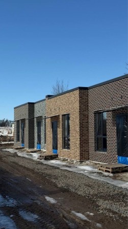 ПРОДАМ ТАУНХАУС за ціною квартири велика ділянка 1,5сотки - фото 1