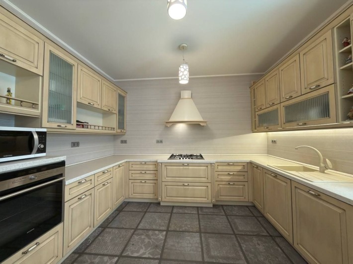 Сімейна резиденція 170 м² простір, приватність у центрі Гостомеля. - фото 1