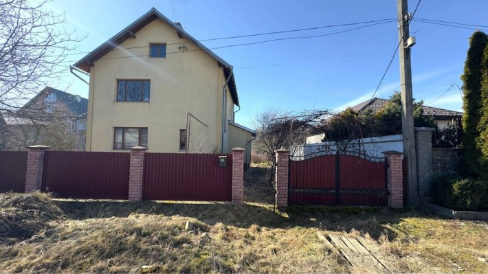 ПРОДАЄТЬСЯ житловий будинок в хорошому районі м.Коломия - фото 1