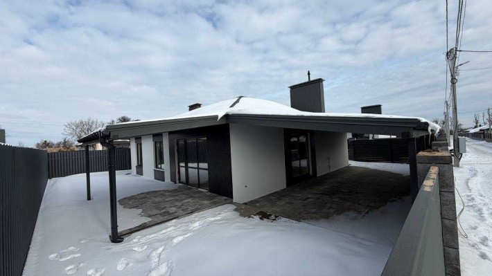 Будинок з частковим ремонтом Гостомель, в котеджному муістечку. - фото 1