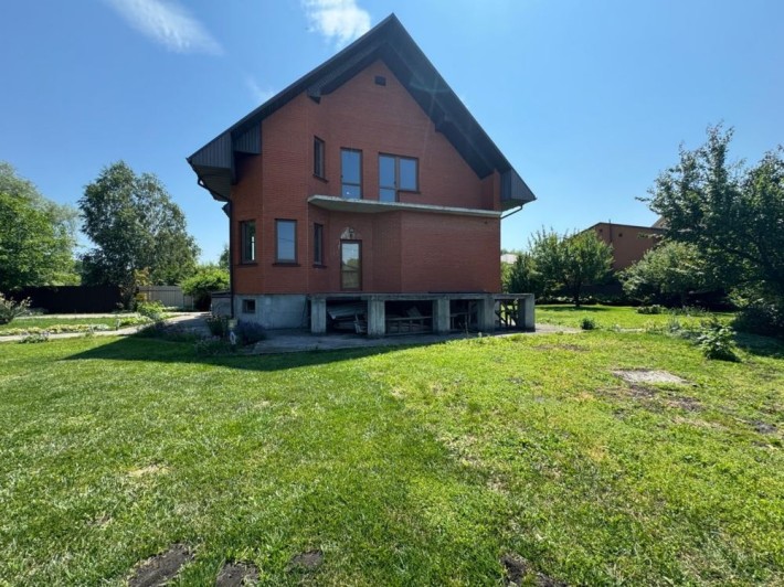 Великий будинок біля озера, Гостомель централький пляж - фото 1