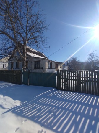 Продаж добротного будинку в м.Малин(Потребує ремонту) - фото 1