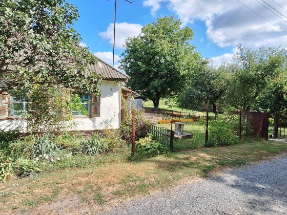 Продам будинок із земельною ділянкою 18,62 сотки, під будівництво Лубни