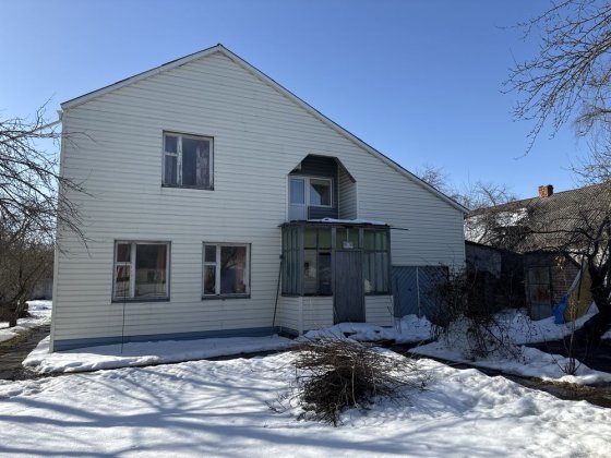 Продам двоповерховий будинок Миргород