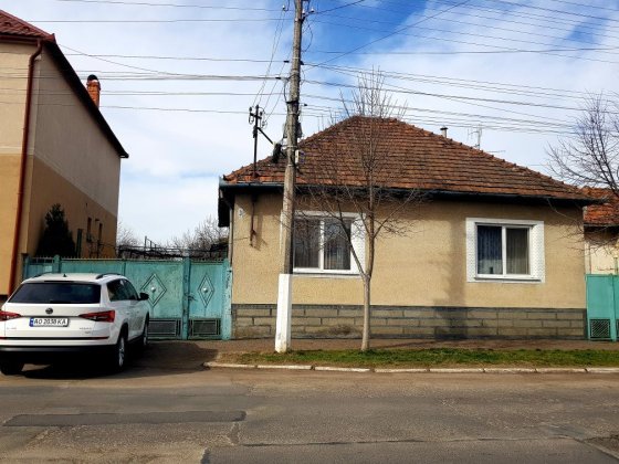 Продається власний  будинок Мукачево