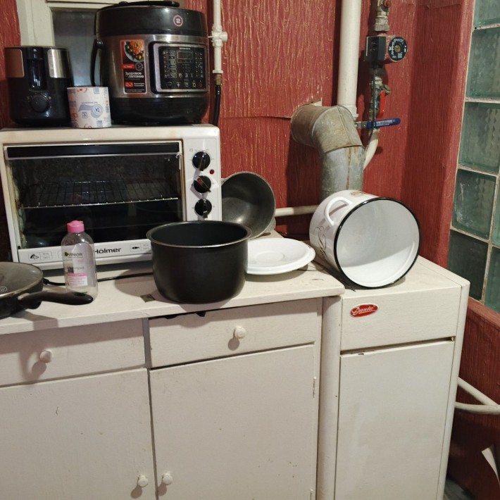 Продаю добротное домовладение в центре г.Мерефа 20 соток гараж флигель - фото 1