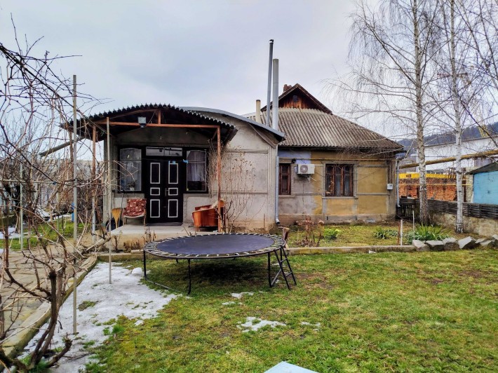 Продаж будинку і земеної ділянки - фото 1