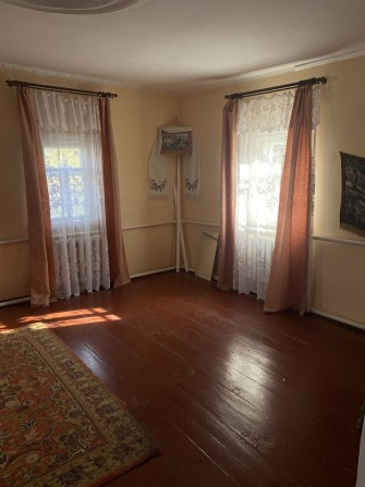 Будинок в селі Плоске зі зручностями - фото 1