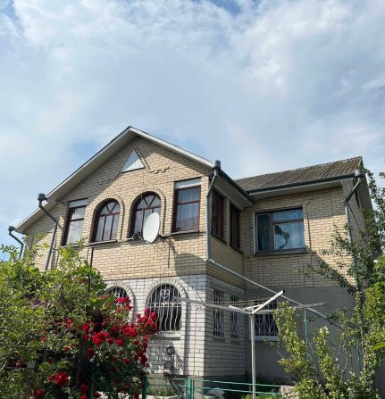 Продається двоповерховий будинок недалеко від центру, м. Ніжин - фото 1