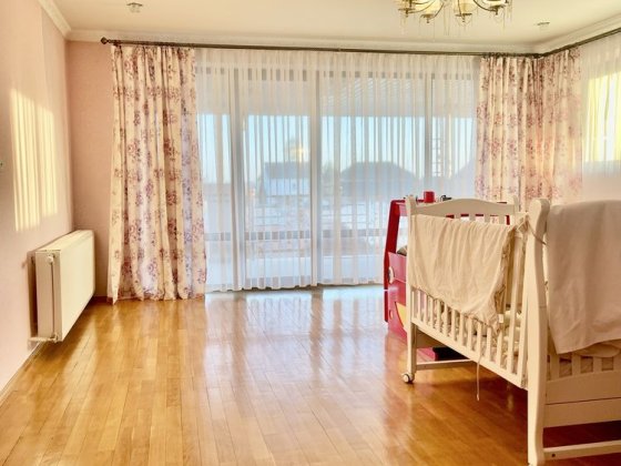 Продаж великого роскішного будинку з бесідкою Мукачево