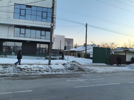 Продаж 2 х дві частин будинку Можливо під комерцію Звягель