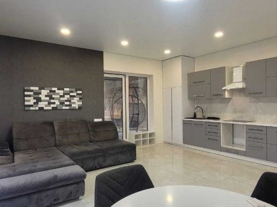 Продаж готового будинку з ремонтом у тихому районі Обухова Обухів