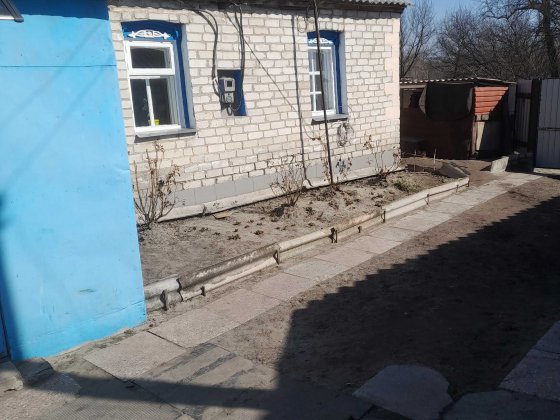 Продаеться невеликий будинок