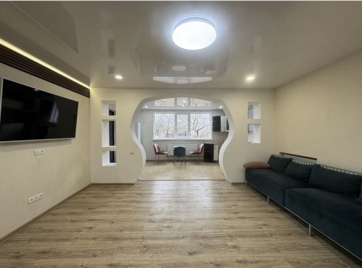 Продам дом с ремонтом в городе. - фото 1