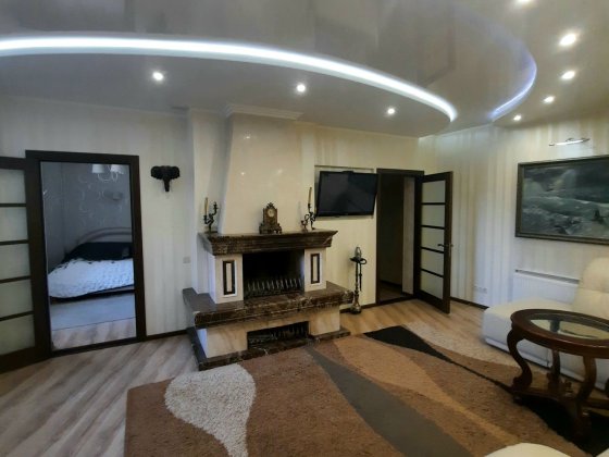 Продам дом возле реки в городе