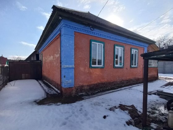 Продається охайний дім в районі пед.коледжу. Прилуки