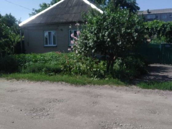 Продам  дім по  вул.Привітна   (р-н  з-ду"хіммаш")в 10 хв.від центру