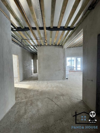 Продається сучасний будинок у стилі хай-тек у тихому районі міста - фото 1