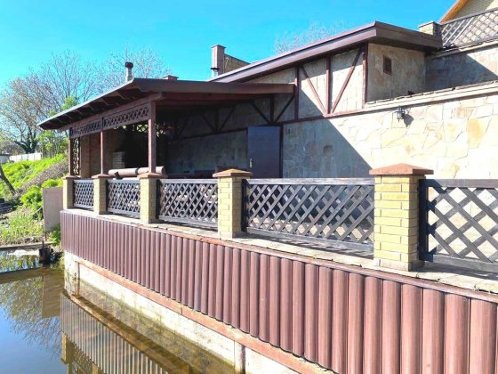 Продам шикарный дом со своим берегом на реке Самара Новомосковск