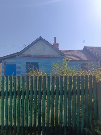 Пів будинку під ремонт в зручному місці - фото 1