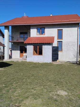 Будинок з приміщенням та обладнанням для шиномонтажу - фото 1