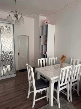 Продається  триповерховий будинок з  приміщенням магазину у Трускавці. - фото 1