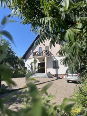 Чарівний австрійський котедж біля річки - фото 1