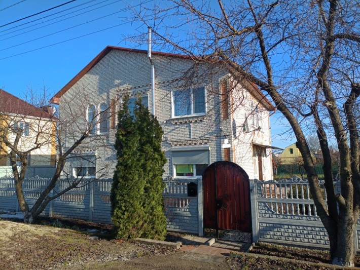 Продається двоповерховий будинок  у м.Фастів. - фото 1