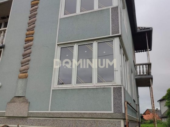 Продається 3-х поверховий будинок Хуст