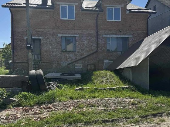 Просторий будинок Лезнево, велика ділянка, поруч є ліс 41547 Хмельницький