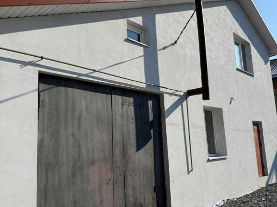 Просторий утеплений будинок, підведені комунікації, земля 6 сот. 37717 Хмельницький