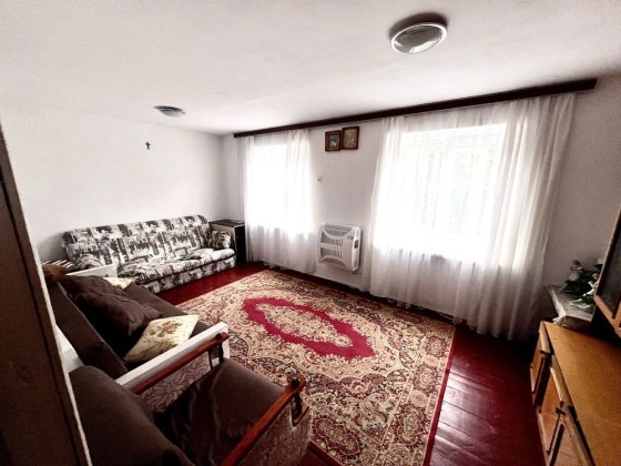 Продаж цегляного будинку Лезнево -1, 6 соток,Газ,світло,вода в будинку Хмельницький