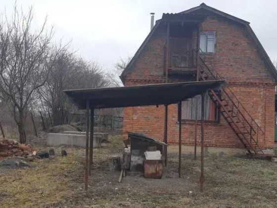 Продам будинок 2 поверхи