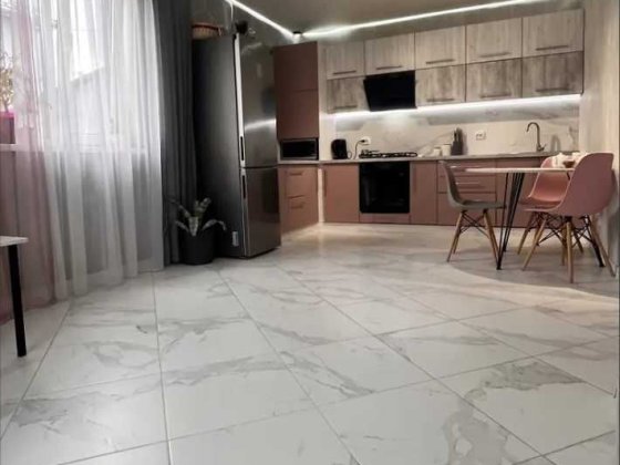 Продаж будинку, Дом з газовим опаленням,  ремонтом і меблями Агрономичное