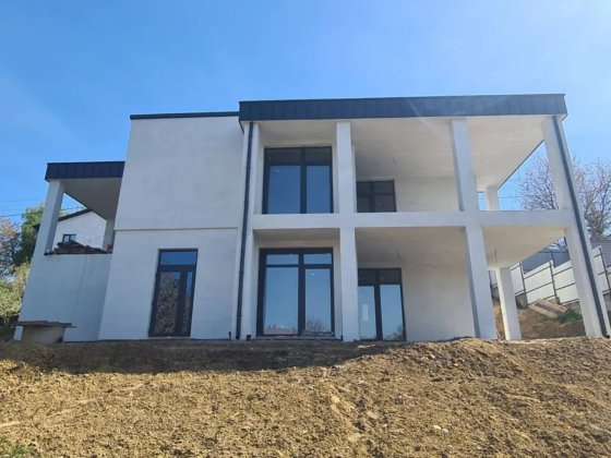 Просторий світлий будинок, утеплений. Комунікації заведені 38588 Хмельницький