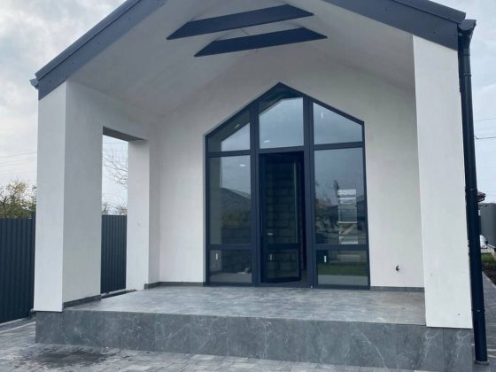 Сучасний будинок Лезнево.Огороджена територія, утелена стеля 41268 Хмельницький