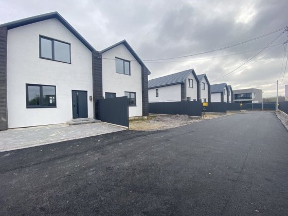 Продаж дуплекса з ремонтом Зарванцы