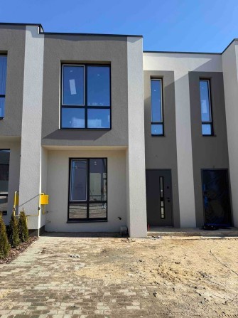 Продаж таунхауса з ремонтом в Зарванцях - фото 1