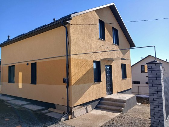 Новий будинок в чистовому варіанті, з газом!