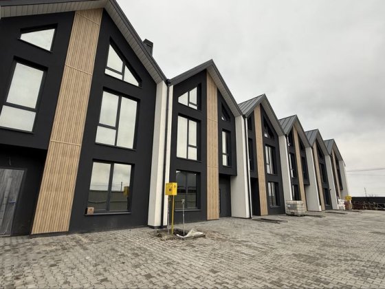 Продаж сучасного таунхауса в районі Озерна Хмельницький