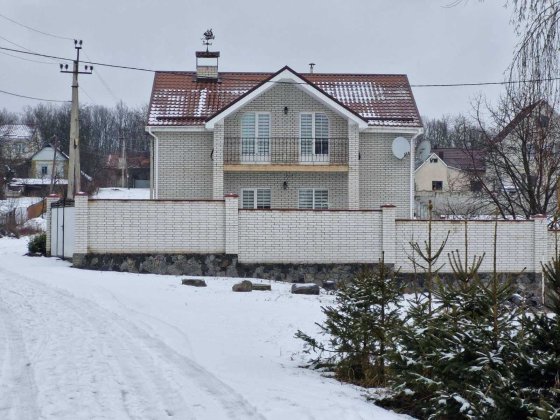 Продам 2 поверховий будинок в с.Лука-Мелешківська 7218 Лука-Мелешківська