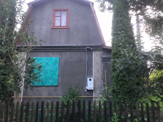 Біля будинку затишна бесідка, де  можна смажити шашлик .Лезнево. Хмельницький