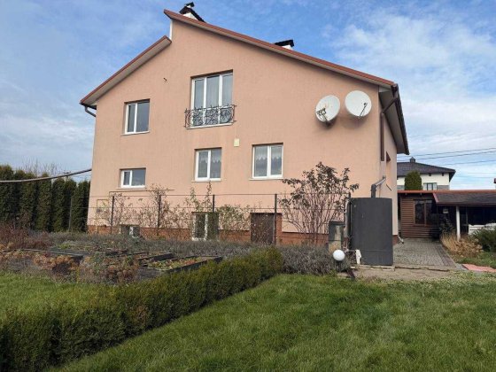 Продаж сучасного будинку на вул. Місячній. Хмельницький