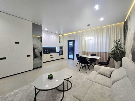 Продаж таунхаус з ремонтом ділянка 4 сотки Бохоники