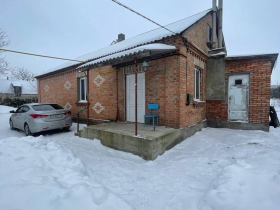 Продам будинок. Рованці. 12 сот землі. Є газ,світло,вода.15хвдоцентру