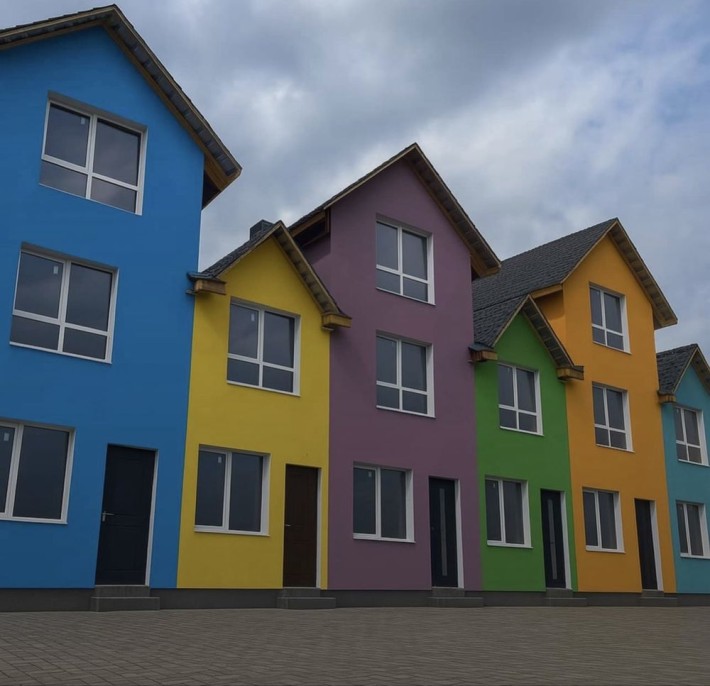 Продаж трьхповерхового будинку - фото 1