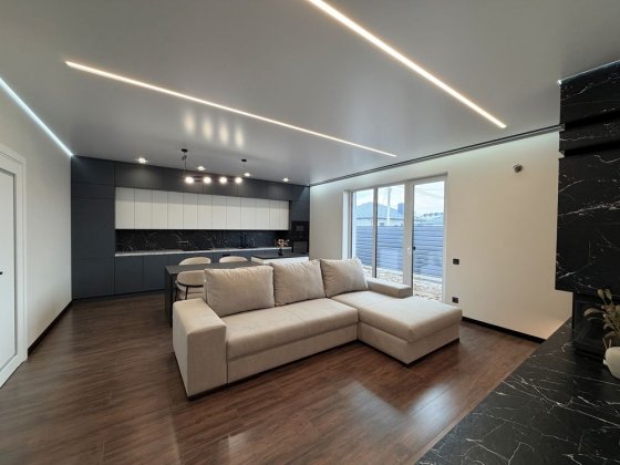 Продаж таунхауса з мега крутим ремонтом у с.Струмівка Струмовка