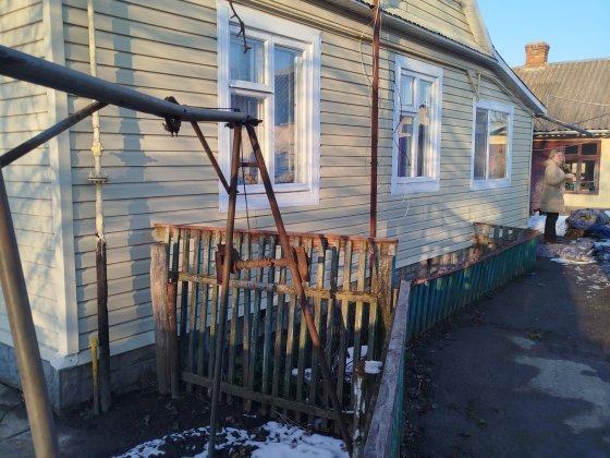 Продам будинок в центрі селища Иваничи